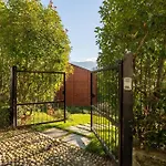 Zinnia Lakeview Apartamento *